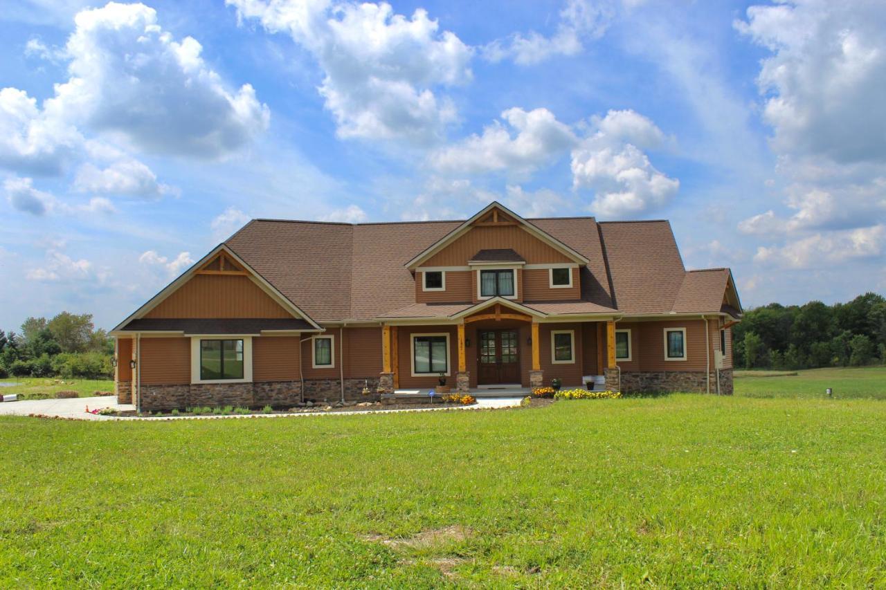 Purple Skies Homestead North Royalton Exterior foto
